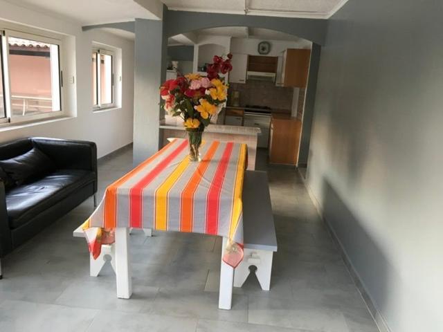 Appartement Rez De Chausse Боллен Екстер'єр фото